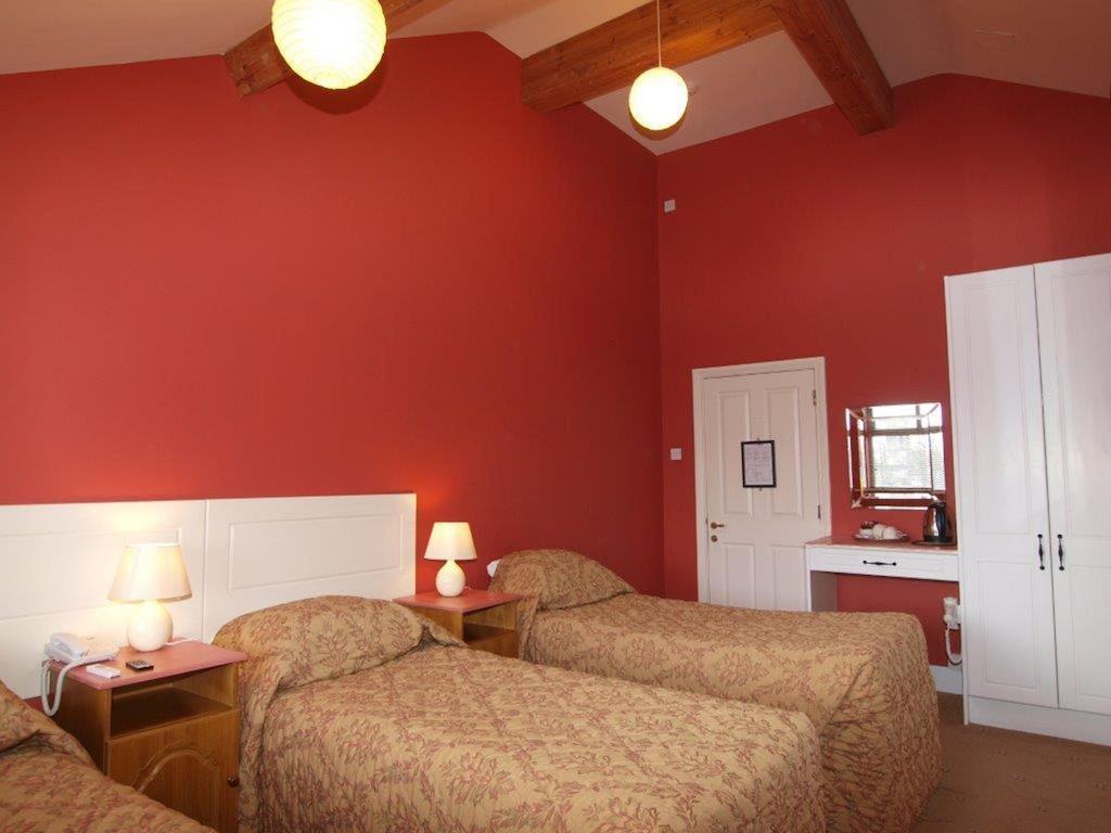 Gleeson'S Restaurant & Rooms Roscommon Room photo