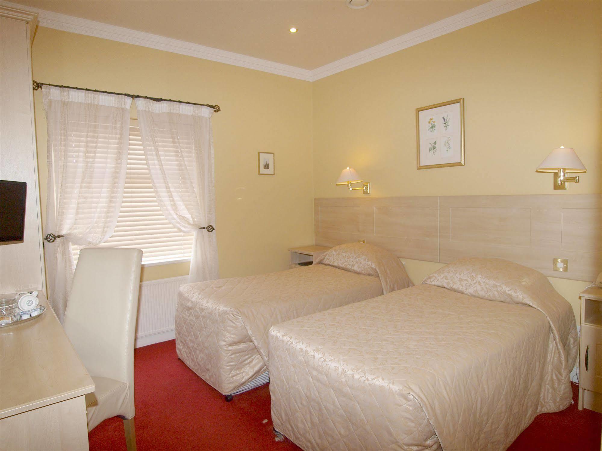 Gleeson'S Restaurant & Rooms Roscommon Exterior photo